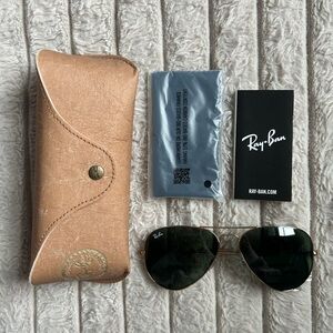 Ray-Ban Aviator Sunglasses with  Brown Case (Unisex)
